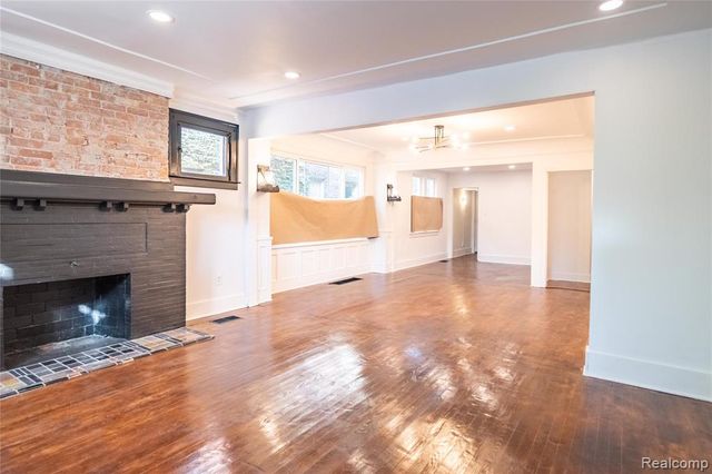 2270 W Philadelphia Street, Detroit, MI 48206