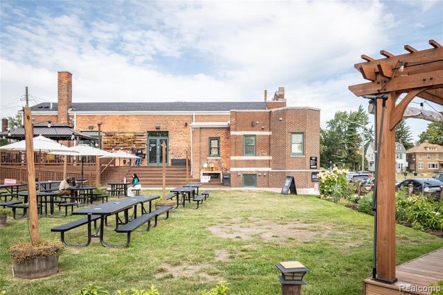 2270 W Philadelphia Street, Detroit, MI 48206