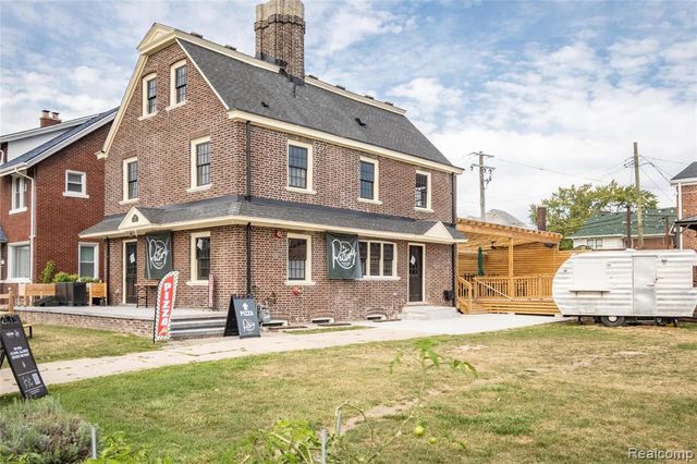 2270 W Philadelphia Street, Detroit, MI 48206