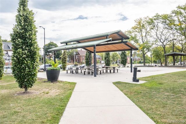 2270 W Philadelphia Street, Detroit, MI 48206