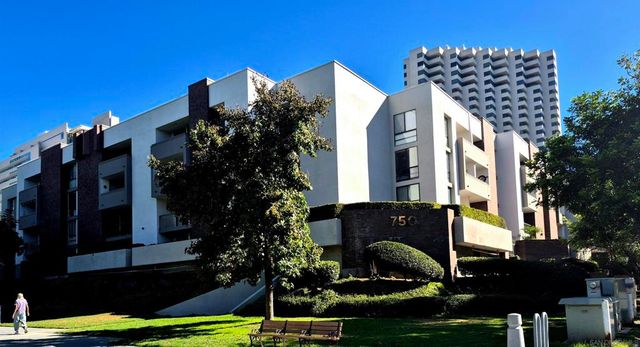 750 State St 216, San Diego, CA 92101