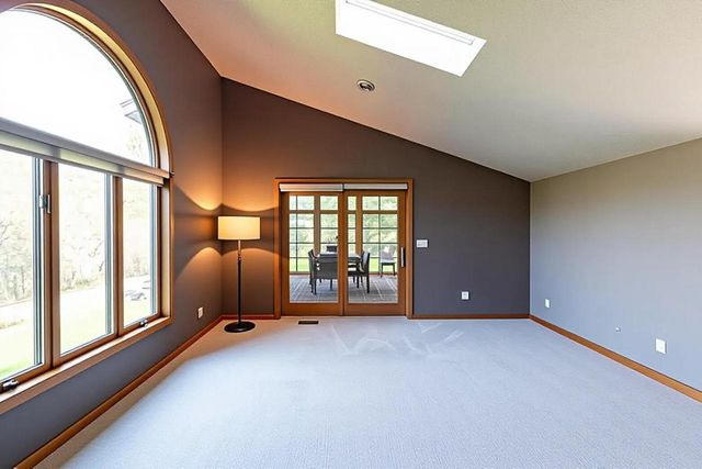 7030 Birchwood DRIVE, La Crescent, MN 55947