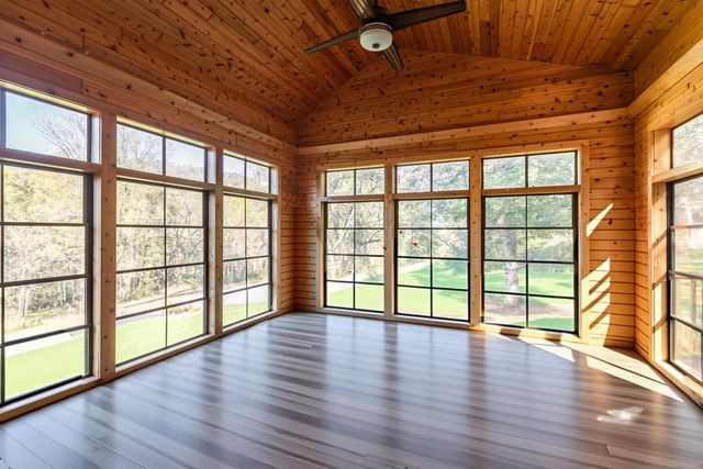 7030 Birchwood DRIVE, La Crescent, MN 55947