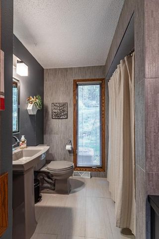 7030 Birchwood DRIVE, La Crescent, MN 55947