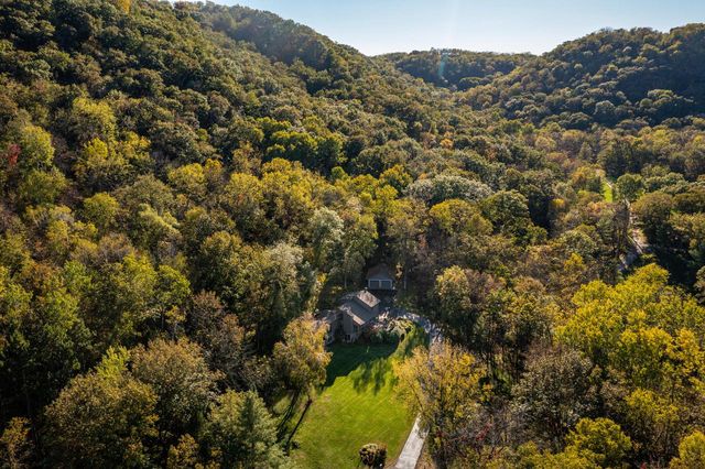 7030 Birchwood DRIVE, La Crescent, MN 55947