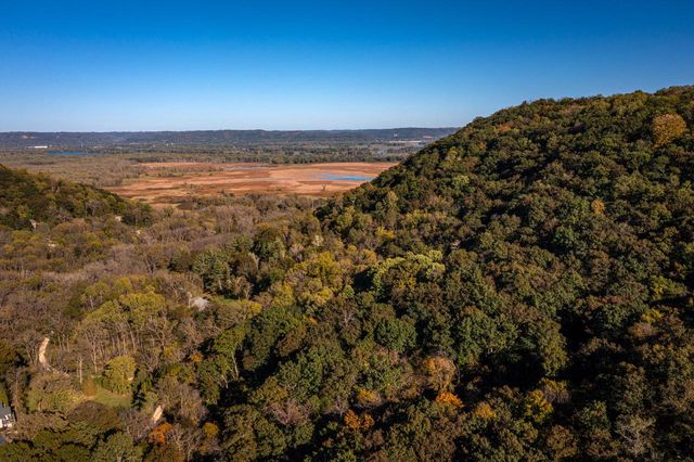 7030 Birchwood DRIVE, La Crescent, MN 55947