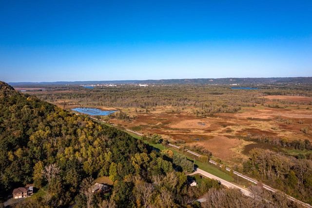 7030 Birchwood DRIVE, La Crescent, MN 55947