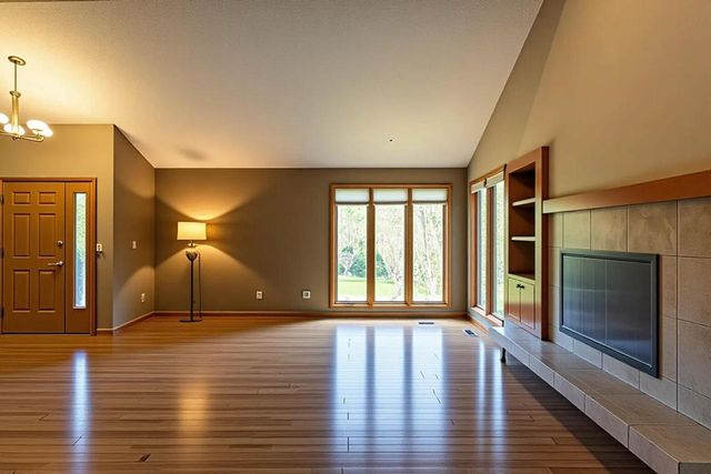 7030 Birchwood DRIVE, La Crescent, MN 55947