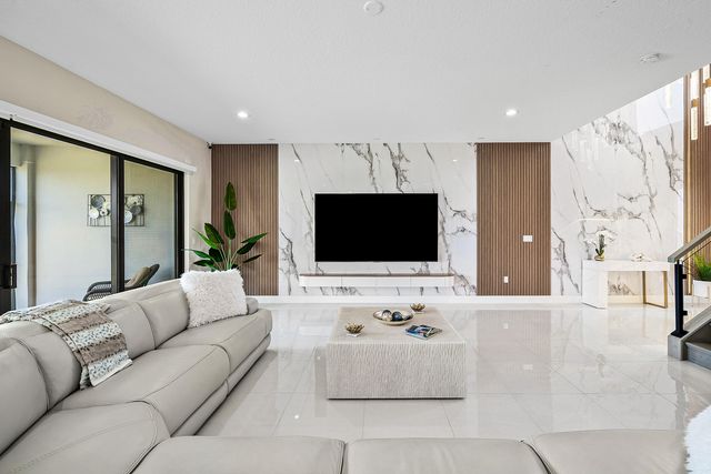 20021 Hirono Lane, Boca Raton, FL 33434