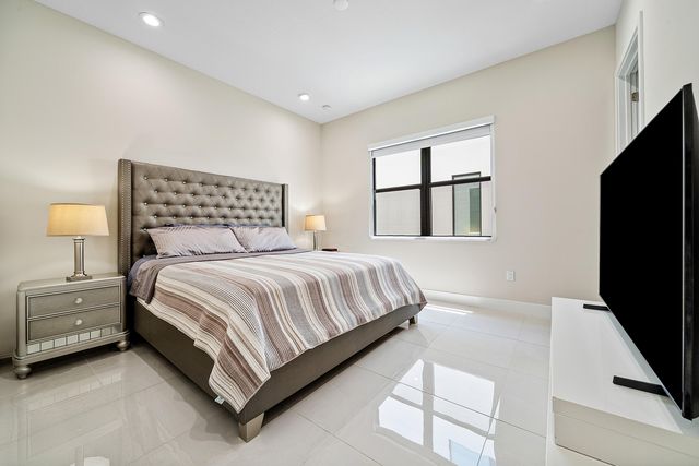 20021 Hirono Lane, Boca Raton, FL 33434