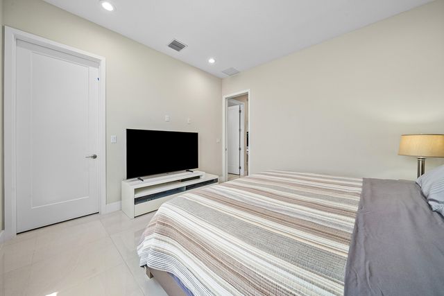 20021 Hirono Lane, Boca Raton, FL 33434