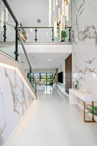 20021 Hirono Lane, Boca Raton, FL 33434