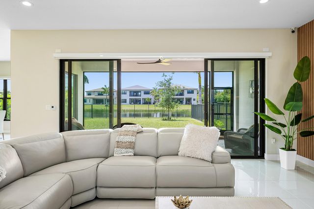 20021 Hirono Lane, Boca Raton, FL 33434