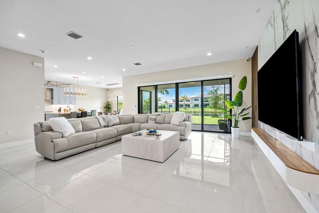 20021 Hirono Lane, Boca Raton, FL 33434