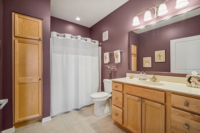 2220 Founders Drive 107, Northbrook, IL 60062