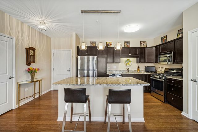 2220 Founders Drive 107, Northbrook, IL 60062