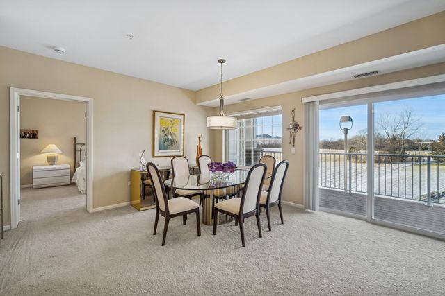 2220 Founders Drive 107, Northbrook, IL 60062