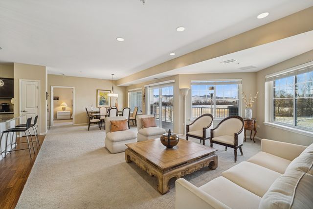 2220 Founders Drive 107, Northbrook, IL 60062