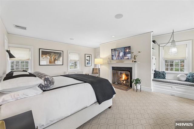 29 Gordon Road, Essex Fells, NJ 07021