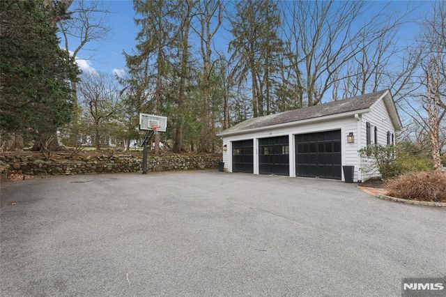 29 Gordon Road, Essex Fells, NJ 07021