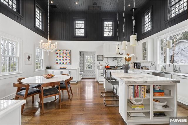 29 Gordon Road, Essex Fells, NJ 07021