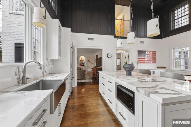 29 Gordon Road, Essex Fells, NJ 07021