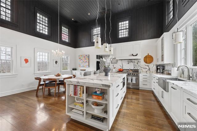 29 Gordon Road, Essex Fells, NJ 07021