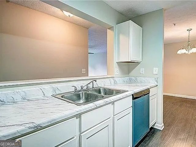 6202 Fairington Ridge Circle, Lithonia, GA 30038