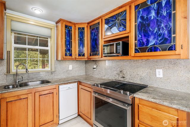 30212 Lake Cavanaugh Road, Arlington, WA 98223
