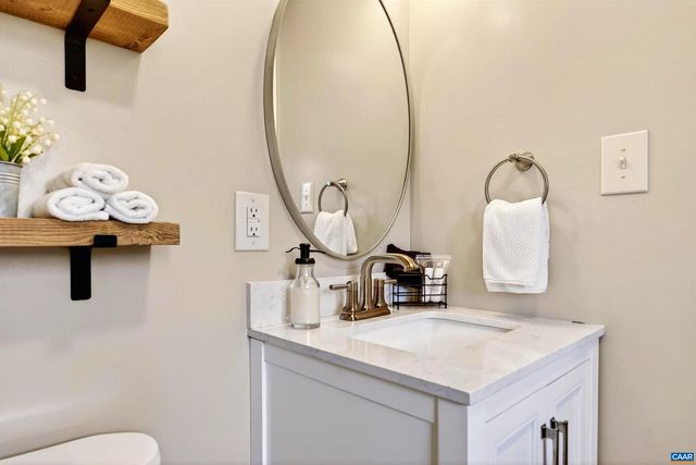 48 MEADOW LN, Nellysford, VA 22958