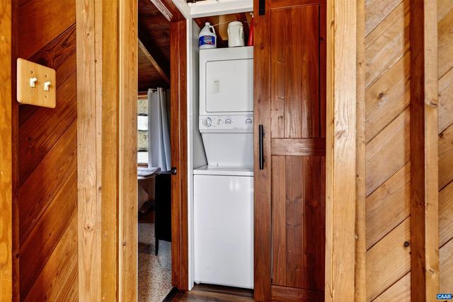 48 MEADOW LN, Nellysford, VA 22958