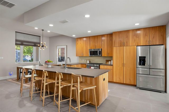 3921 Threadgill ST, Austin, TX 78723
