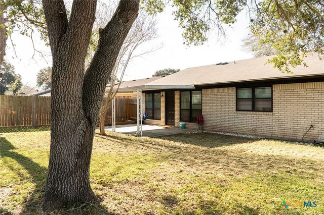 204 Timberlane Drive, Victoria, TX 77901