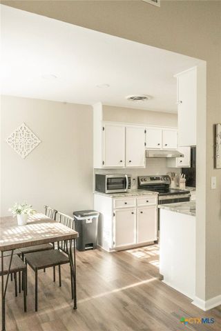 204 Timberlane Drive, Victoria, TX 77901