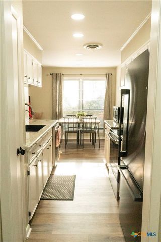 204 Timberlane Drive, Victoria, TX 77901