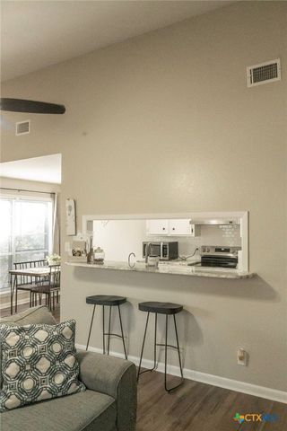 204 Timberlane Drive, Victoria, TX 77901