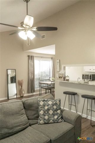 204 Timberlane Drive, Victoria, TX 77901