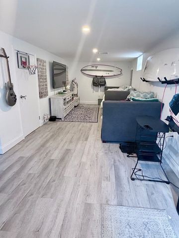 32 Malta Street, Hull, MA 02045