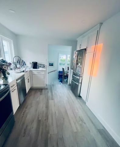 32 Malta Street, Hull, MA 02045