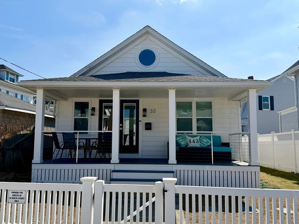 32 Malta Street, Hull, MA 02045