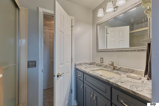 713 S 84th Street, Omaha, NE 68114