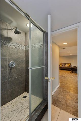 713 S 84th Street, Omaha, NE 68114