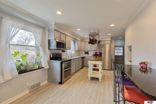 713 S 84th Street, Omaha, NE 68114