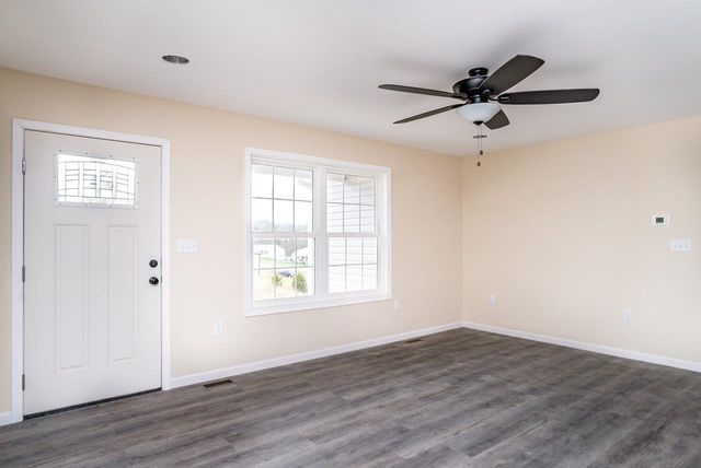 407 LEOLA LOOP, Stanley, VA 22851