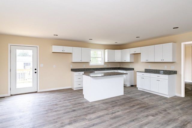 407 LEOLA LOOP, Stanley, VA 22851