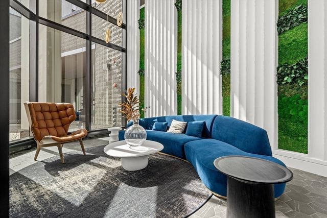 1515 Commonwealth Ave 807, Boston, MA 02135