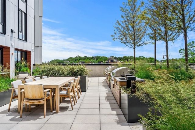 1515 Commonwealth Ave 807, Boston, MA 02135