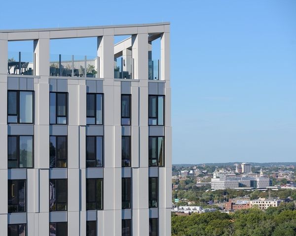 1515 Commonwealth Ave 807, Boston, MA 02135