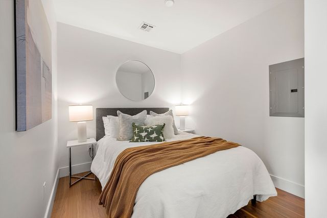 1515 Commonwealth Ave 807, Boston, MA 02135