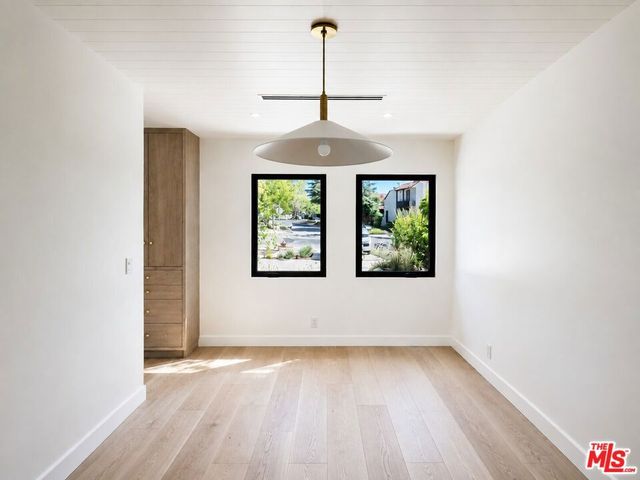 9342 Airdrome Street, Los Angeles, CA 90035